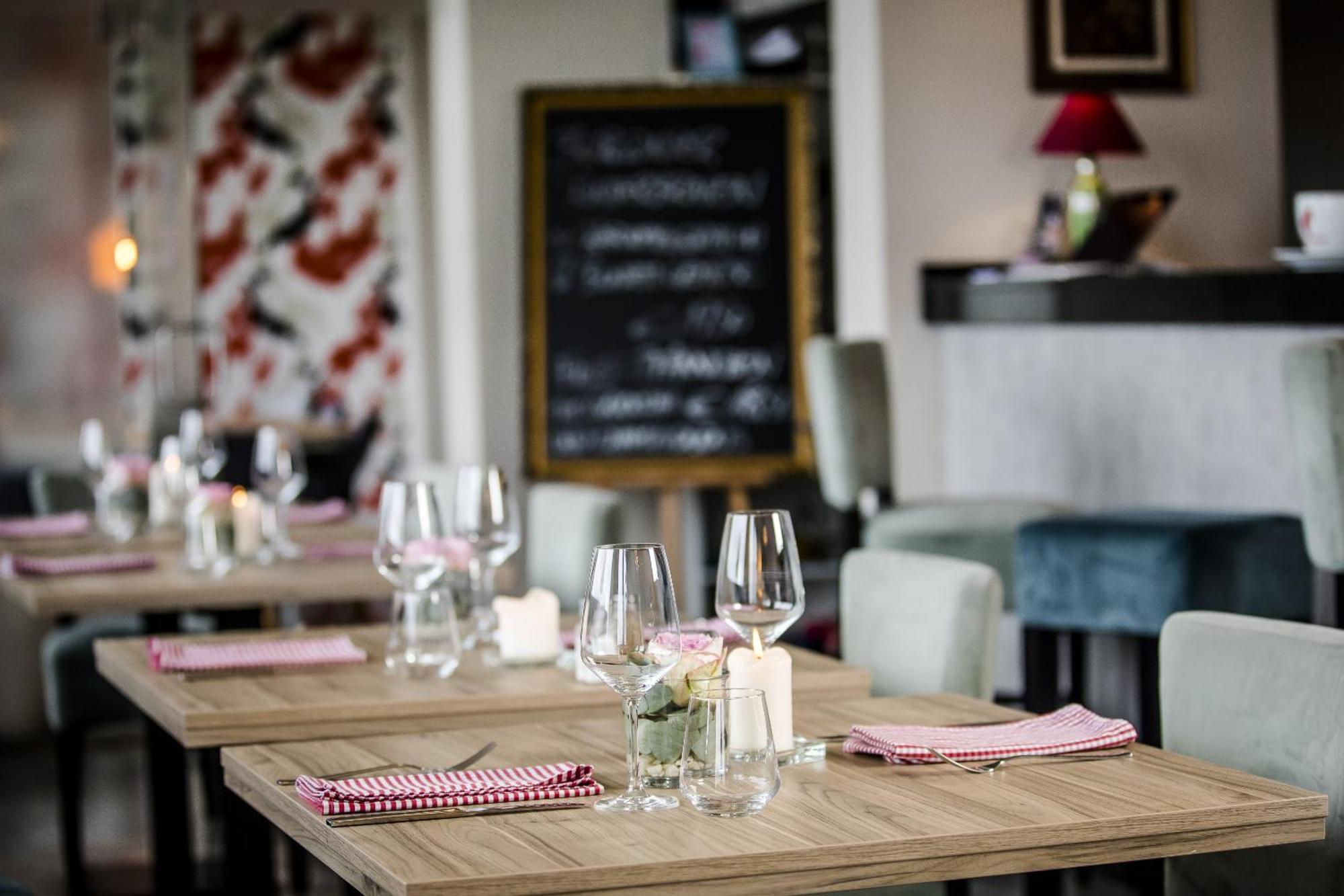 Hotel Faehrhaus Km734 Dusseldorf Ngoại thất bức ảnh