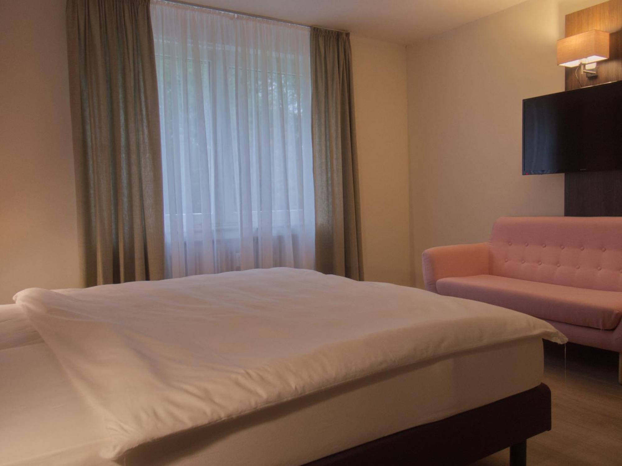 Hotel Faehrhaus Km734 Dusseldorf Phòng bức ảnh