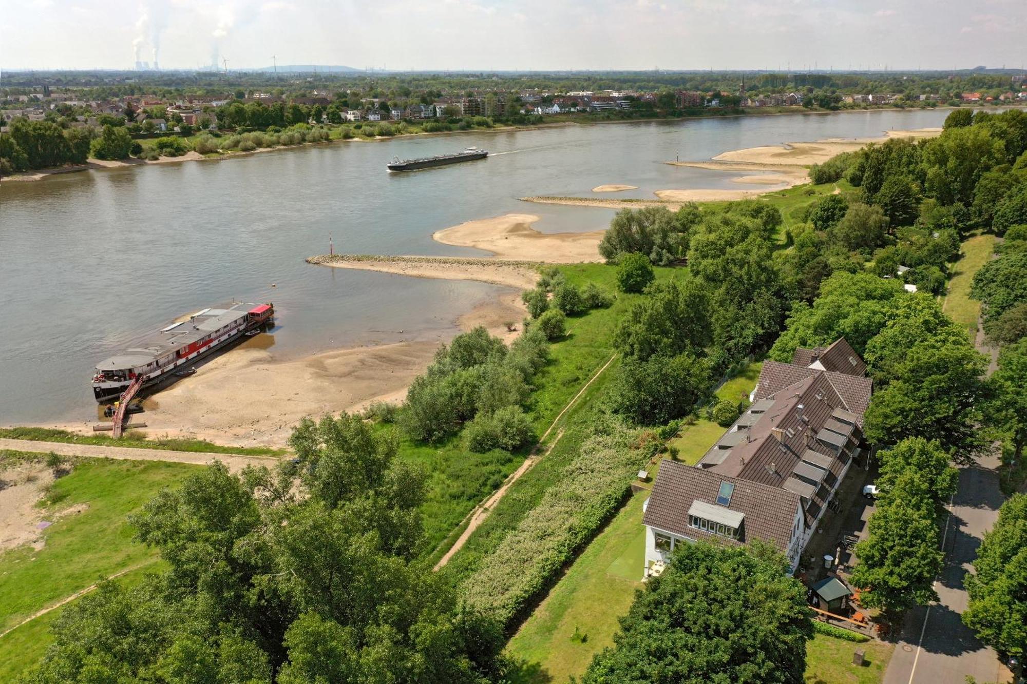 Hotel Faehrhaus Km734 Dusseldorf Ngoại thất bức ảnh
