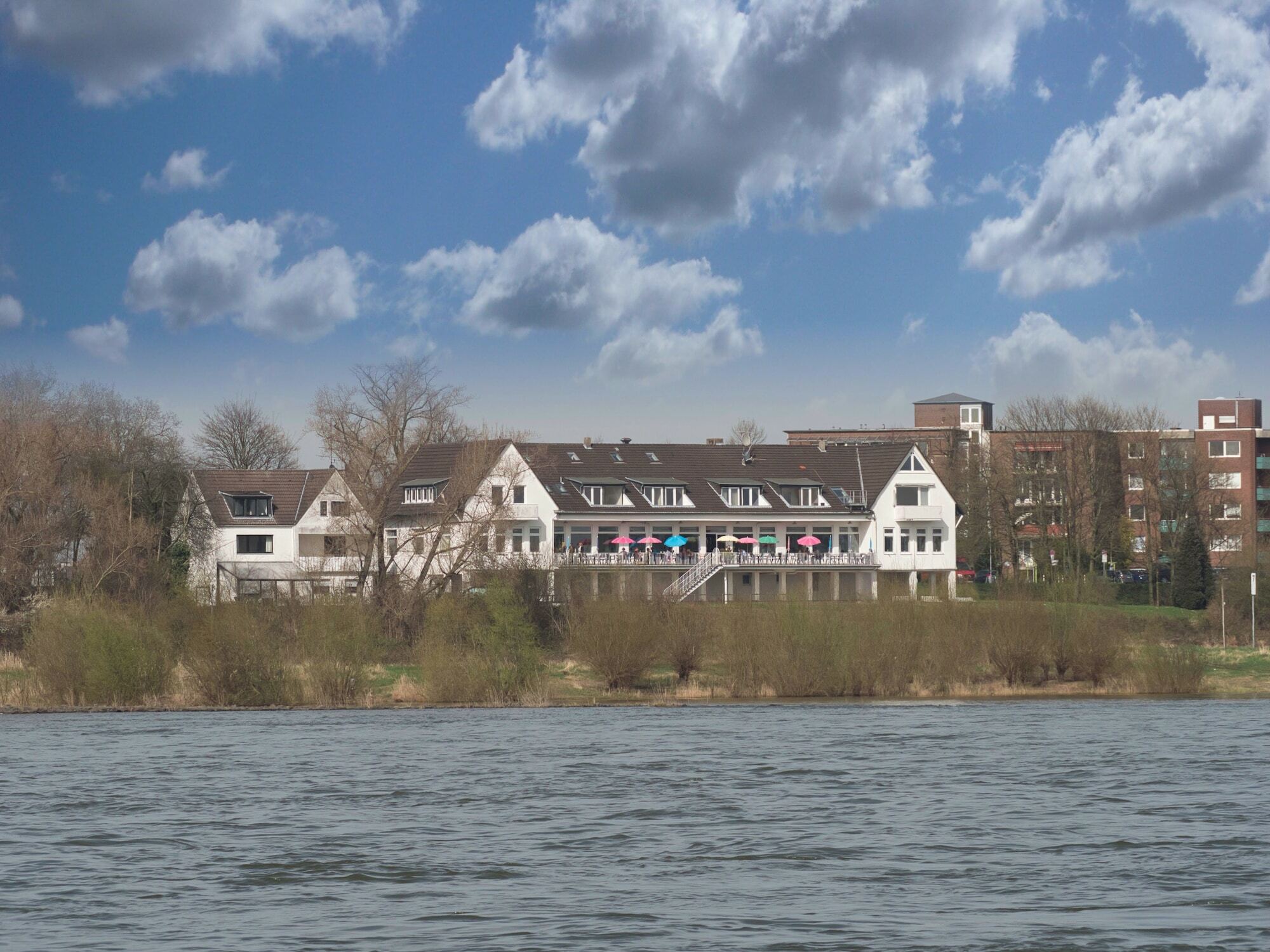 Hotel Faehrhaus Km734 Dusseldorf Ngoại thất bức ảnh